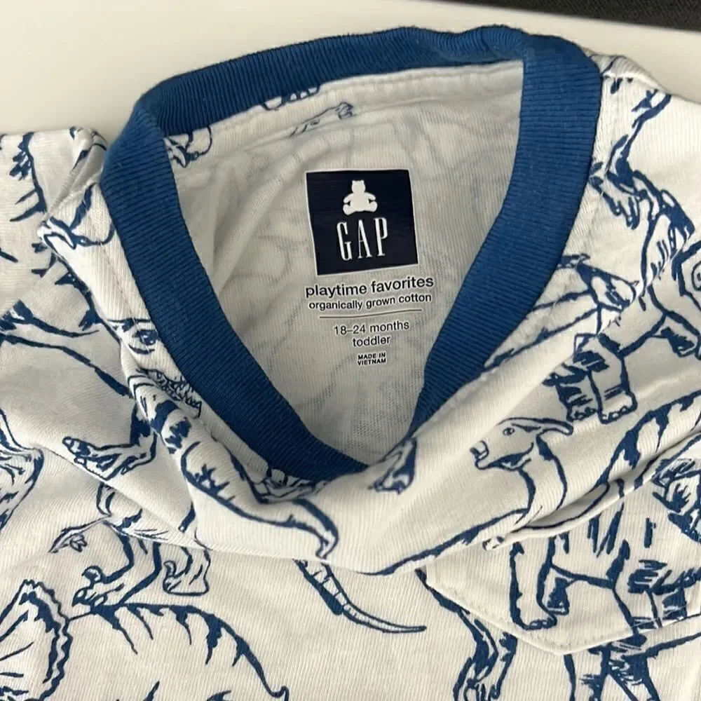 Toddler Gap Bundle 2 Tops 1 Denim Shorts